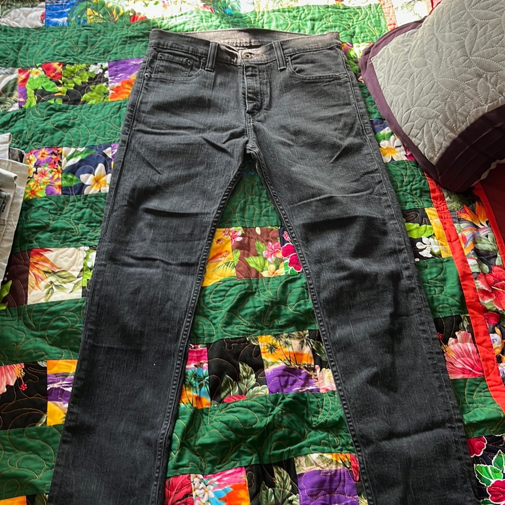 Levi’s 521’s slim taper